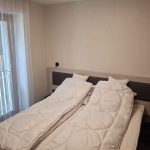 Hálószoba franciaággyal a négyszemélyes apartmanban