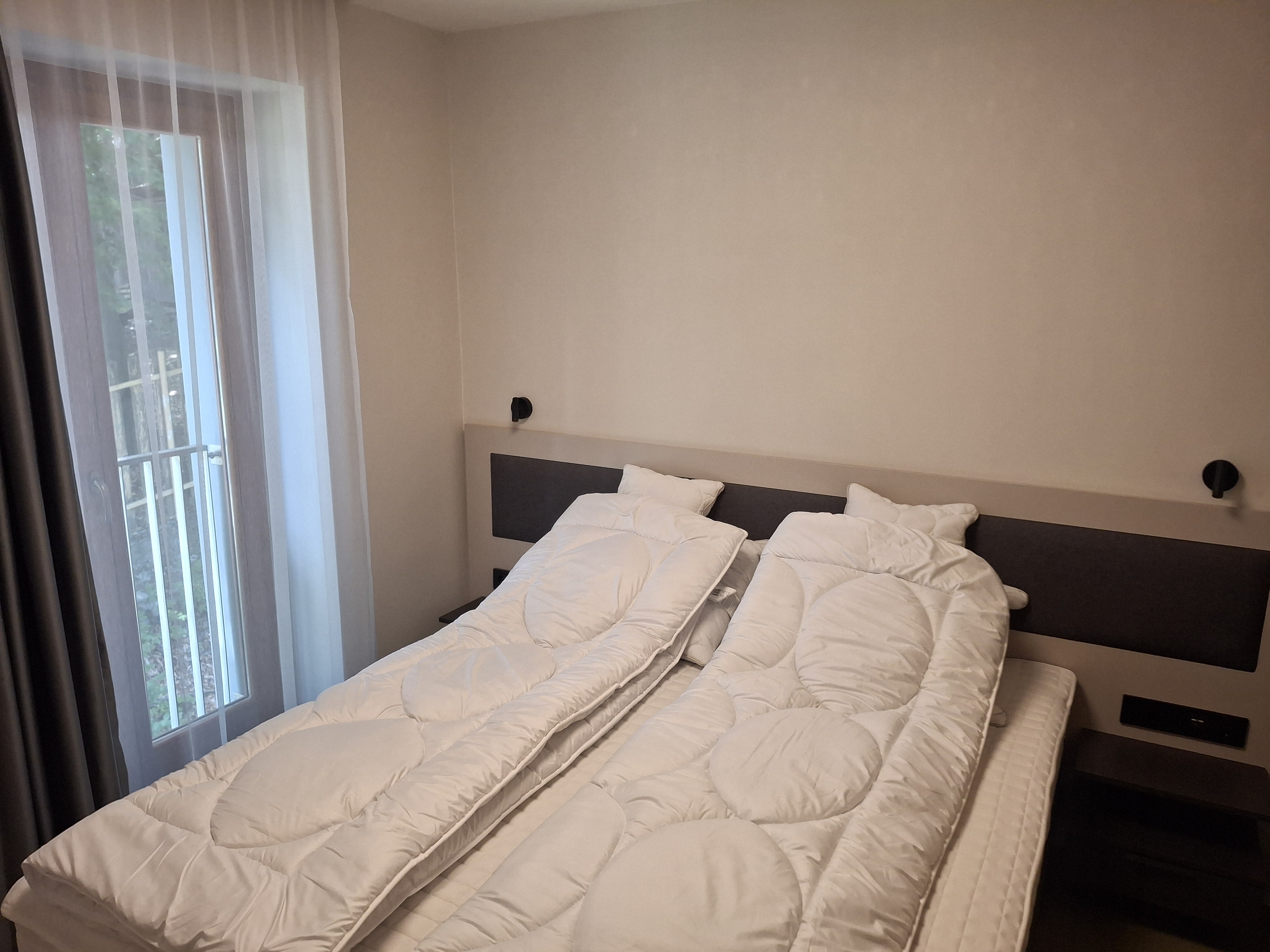 Hálószoba franciaággyal a négyszemélyes apartmanban